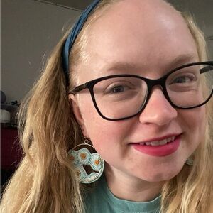 Meet Your Posher! victoriajshafer